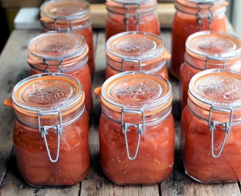 Jarred tomatoes to help preserving