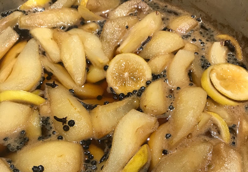Preserved pears in a pan