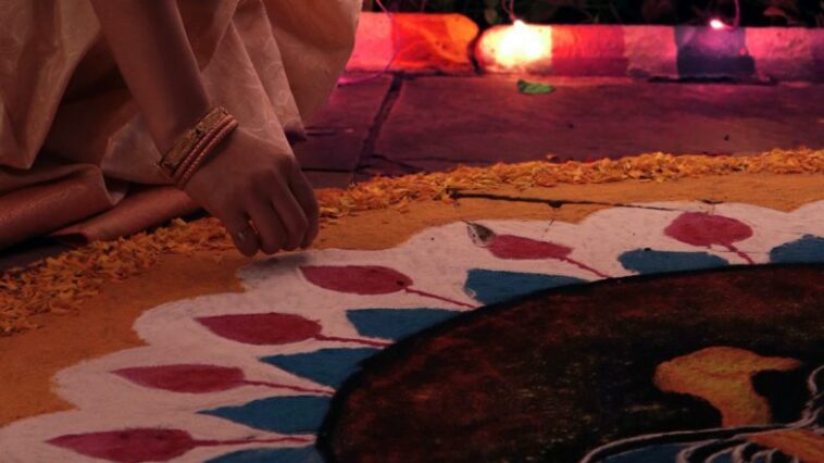 Pongal 2023 Rangoli Designs and Pulli Kolam Patterns: Try These Simple, Free-Hand Sankranti Rangoli Ideas To Decorate Your House (Watch Movies)